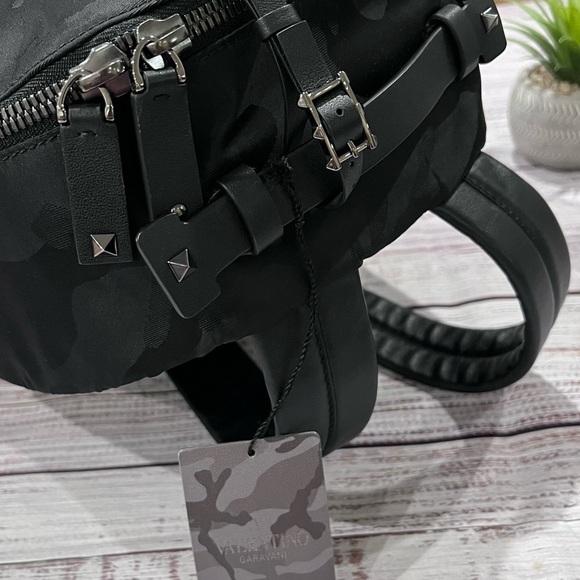 Valentino Garavani Rockstud Camoflauge Backpack - Picture 4 of 15